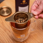 Premium Dakys golden infuser for perfect preparation of ultra-clean performance drinks and elevating daily ritual. 